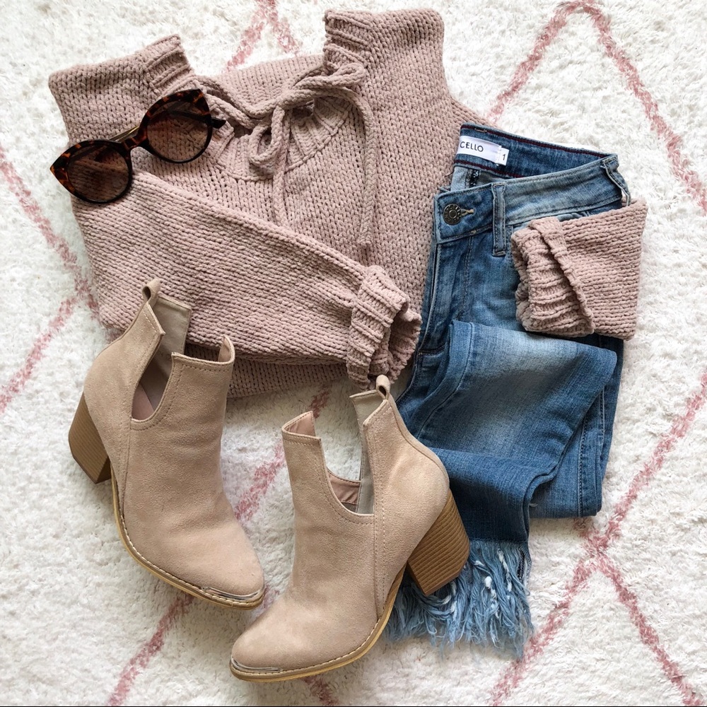 Tie Up Sweater - Picture 2 of 7